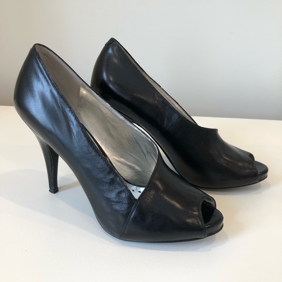 BCBG Peep Toe Heels - Picture 3 of 7